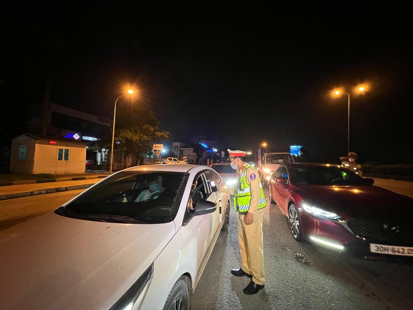Lực lượng Cảnh sát giao thông làm việc “xuyên lễ”, bảo đảm TTATGT 